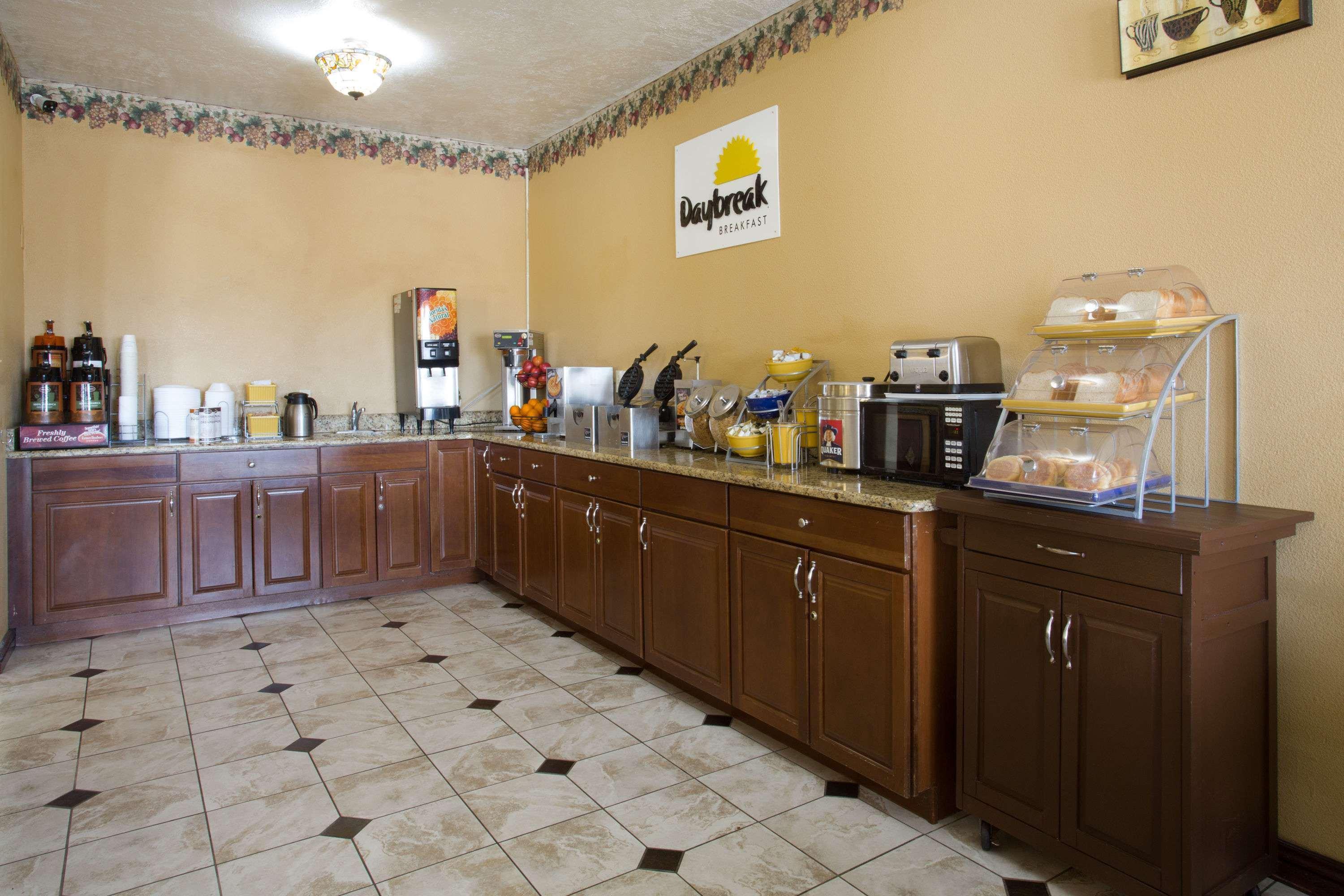 Days Inn By Wyndham Hurricane/Zion National Park Area Εξωτερικό φωτογραφία